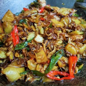 Cara untuk membuat Masakan Ikan Bilis Tumis Kentang bersama Suhun