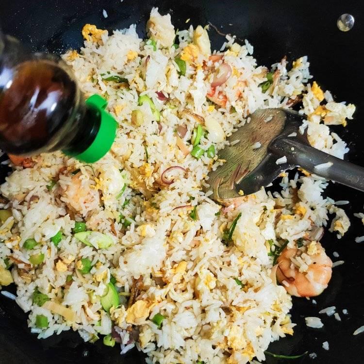 Resepi dan cara untuk membuat Nasi Goreng Kerabu yang sangat