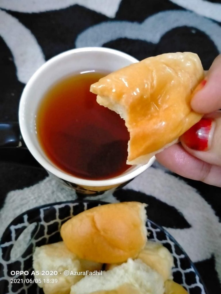 Cara untuk membuat Roti Paung yang sangat lembut dan gebu. Cicah dengan Teh O memang padu beb