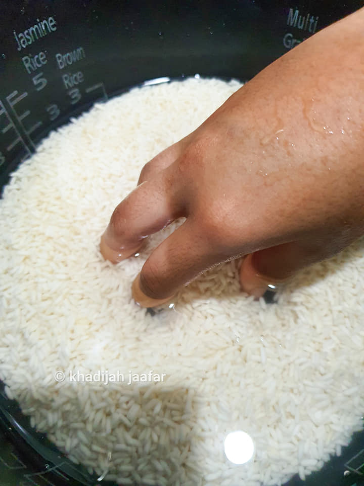 Masak pulut guna rice cooker