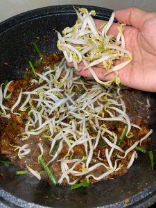 Cara untuk membuat Kueyteow Goreng versi pasar malam yang mudah dan